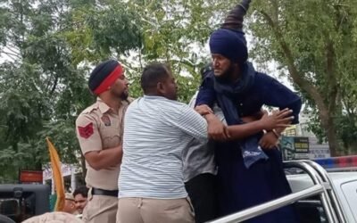 Jalandhar में पुलिस और निंहग सिंहों में झड़प, माहौल बना ………..