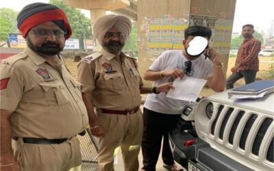 Thar में Hooter और पुलिस लाईट वाला Flasher लगवा बन रहा था VIP