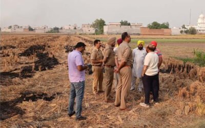 BKU एकता उगराहां के किसानों ने कारवाई करने गई पुलिस को घेरा