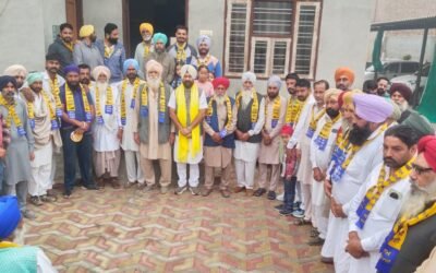 आम आदमी पार्टी को मिली बड़ी मजबूती, कई परिवार अलग-अलग पार्टियां छोड़कर आप में शामिल