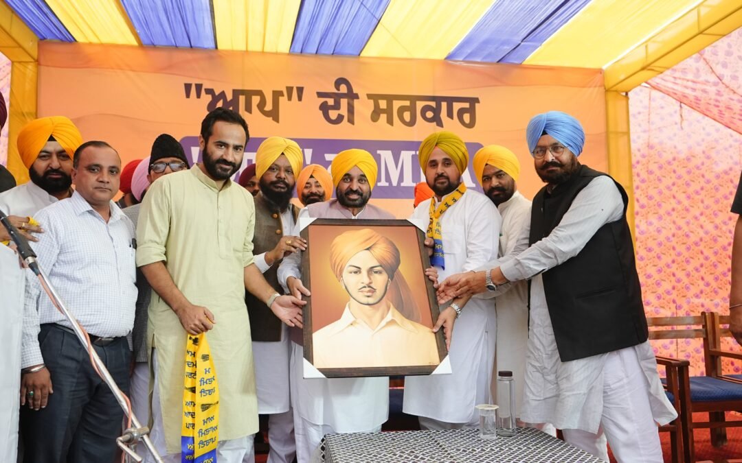 मुख्यमंत्री भगवंत मान ने बरनाला में विशाल रैलियों को संबोधित किया, लोगों से हरिंदर धालीवाल को जिताने की अपील की