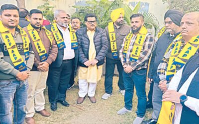 Ludhiana में नाराज़ पूर्व पार्षद ने थाम आम आदमी का दामन