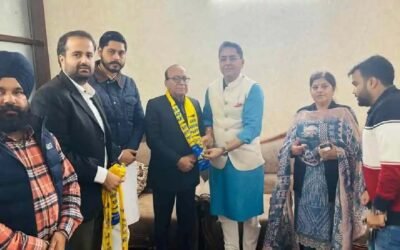 राज़ा का कांग्रेस को ज़ोरदार झटका, आप में हुए शामिल