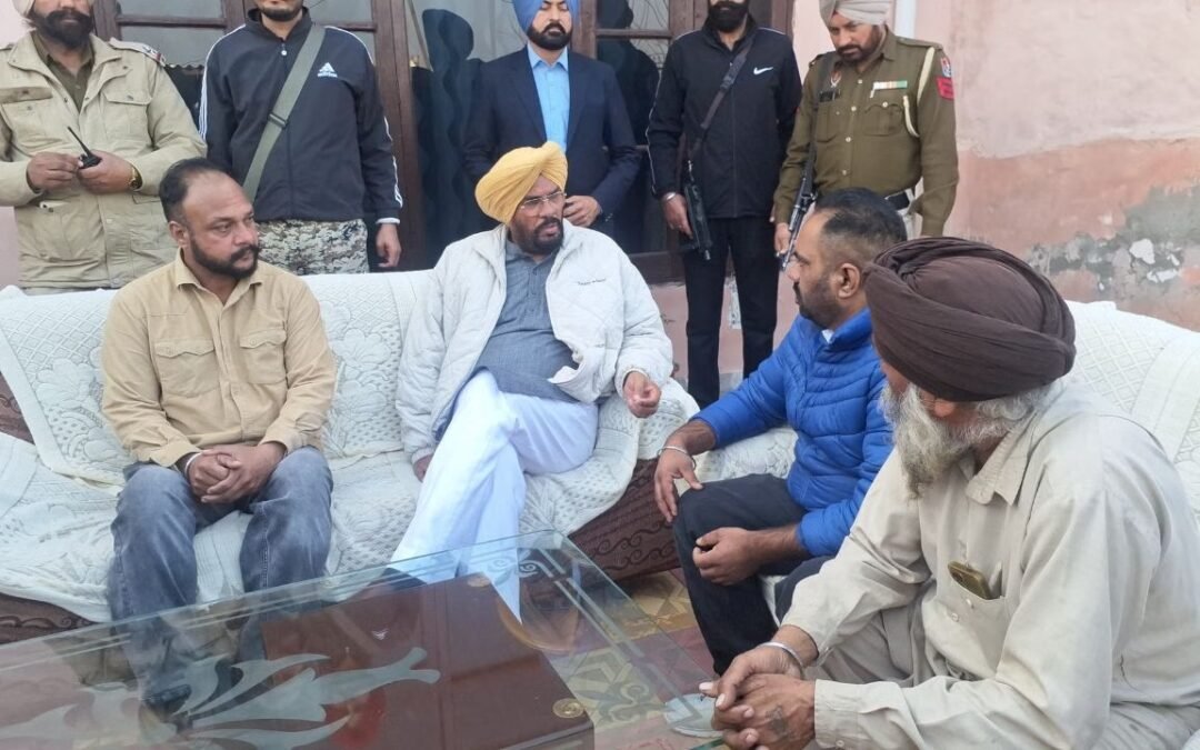 अमेरिका से डिपोट हुए पंजाबी का पंजाब के मंत्री धालीवाल ने पकड़ा हाथ