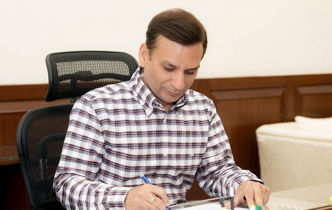 डॉ. रवि भगत ने मुख्यमंत्री के प्रमुख सचिव के रूप में पदभार संभाला