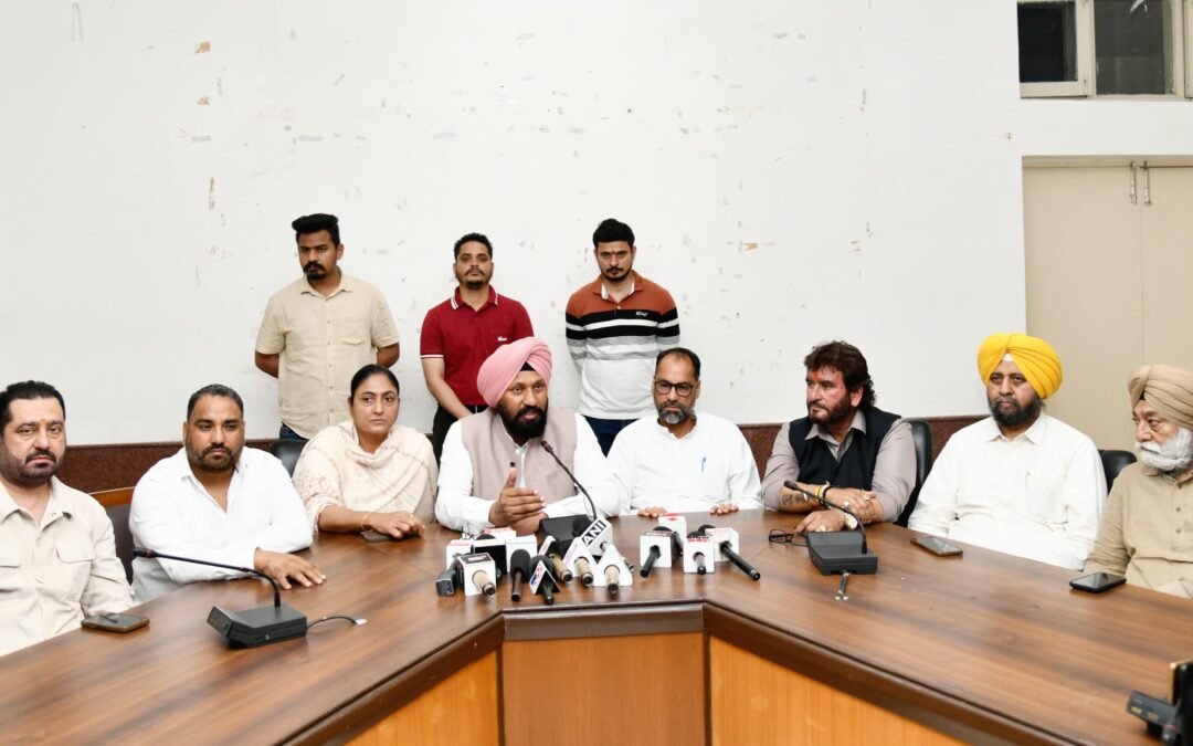 आप नेताओं ने खालिस्तानी समर्थक पन्नू को  दिया मुंह तोड़ जवाब