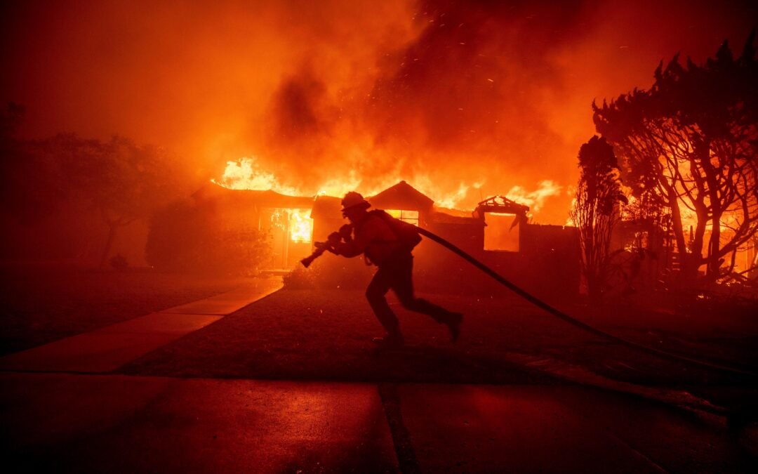 बिज़ली घर में लगी आग, बना भगदड़ वाला माहौल