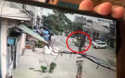 जालंधर में कार और एक्टिवा में भीषण टक्कर, हवा में उछलीं दो महिलाएं | CCTV फुटेज वायरल