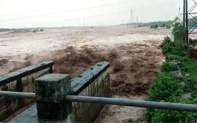 रावी दरिया में खतरा बढ़ा: जम्मू-कश्मीर से 1.50 लाख क्यूसिक पानी छोड़ा गया, अजनाला के गांवों में हाई अलर्ट