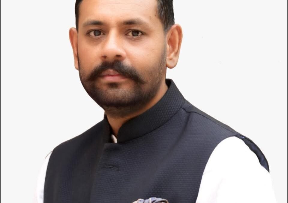 भाजपा नेता आशु सांपला का राहुल गांधी पर तीखा हमला – “संविधान का ज्ञान नहीं, सेना पर भरोसा नहीं, पाकिस्तान पर भरोसा”