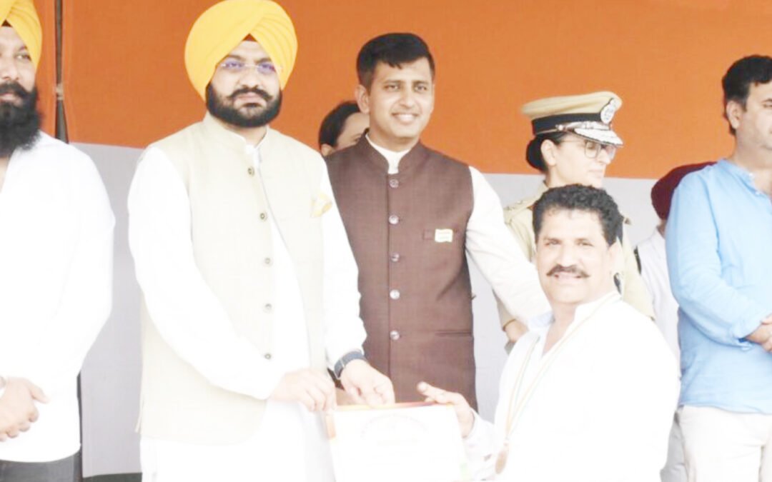 जालंधर के समाज सेवक रमेश लखनपाल को स्वतंत्रता दिवस पर सम्मानित