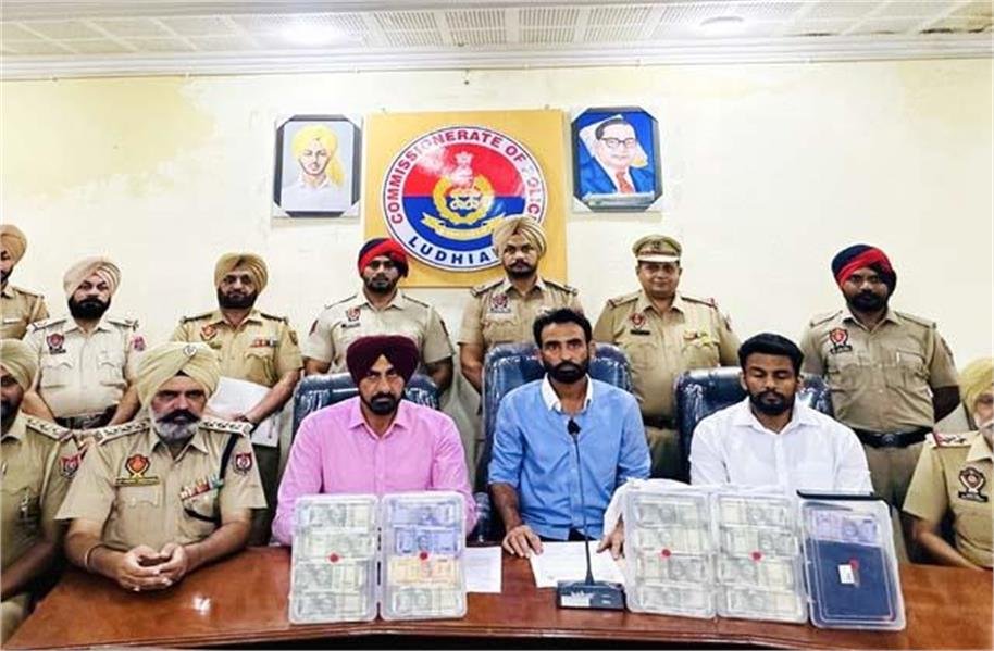लुधियाना में ऑटो गैंग का पर्दाफाश, दो आरोपी गिरफ्तार – तीन मोबाइल फोन बरामद