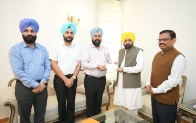 PCS ऑफिसर एसोसिएशन ने बाढ़ राहत के लिए CM रिलीफ फंड में योगदान दिया