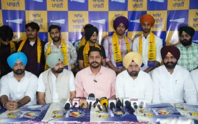 अकाली दल को बड़ा झटका: दर्जनों युवा नेता ‘आप’ में शामिल