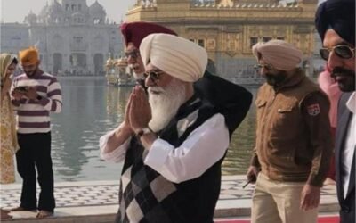 डेरा ब्यास प्रमुख बाबा गुरिंदर सिंह ढिल्लों ने श्री हरमंदिर साहिब में मत्था टेका, कीर्तन सुनकर की अरदास