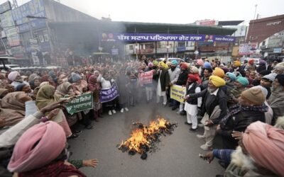 नाभा में मनरेगा को कमजोर करने के विरोध में आप का जोरदार प्रदर्शन, पीएम मोदी का पुतला फूंका