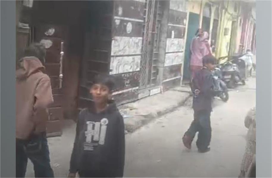 जालंधर के दौलतपुरी में पैसे के विवाद ने लिया हिंसक रूप, युवकों ने घर में घुसकर की तोड़फोड़