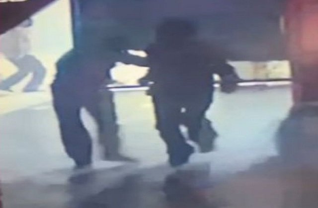 जालंधर: वर्कशॉप चौक स्थित जल विलास पैलेस पर हमला, मैनेजर व चौकीदार घायल, CCTV में कैद आरोपी