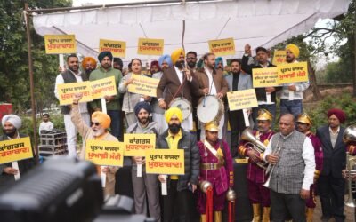 दलित और मेहनतकशों का अपमान बर्दाश्त नहीं, ‘बैंड-बाजों’ के साथ सड़कों पर उतरी ‘आप’