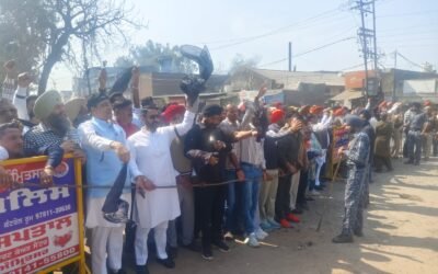 अमृतसर में नायब सिंह सैनी के दौरे पर विरोध, आप नेताओं ने दिखाए काले झंडे