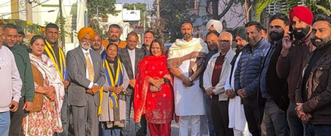 महिला कांग्रेस की पूर्व ब्लॉक प्रधान सुमन शर्मा साथियों संग ‘आप’ में शामिल