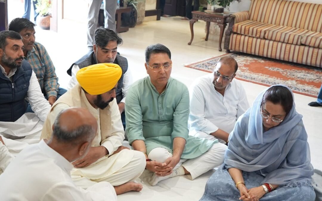 फाजिल्का में समाजसेवी संदीप गिलहोत्रा को श्रद्धांजलि, मुख्यमंत्री भगवंत सिंह मान ने परिवार से की मुलाकात