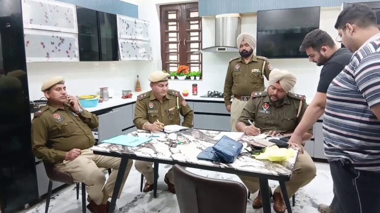 गुरदासपुर में ज्वैलर के घर दिनदहाड़े डकैती, हथियारों के बल पर परिवार को बंधक बनाकर 3 करोड़ की लूट