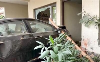 लुधियाना में तेज रफ्तार का कहर: कार ने डॉक्टर के घर में मारी टक्कर, बड़ा हादसा टला