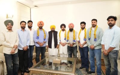 पंजाब की राजनीति में बड़ा दांव: कुश्ती जगत के दिग्गज ‘जस्सा पट्टी’ भगवंत मान की मौजूदगी में AAP में शामिल