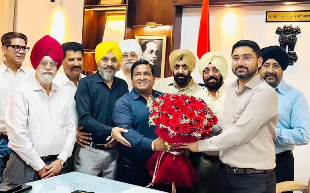 मॉडल टाउन शॉपकीपर एसोसिएशन ने नए DC वरजीत वालिया का किया सम्मान