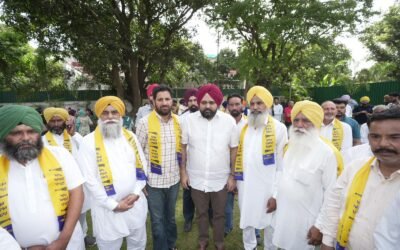बेअदबी विरोधी सख्त कानून का असर, अकाली दल और कांग्रेस के सैकड़ों नेता ‘आप’ में शामिल